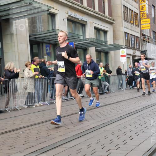 05.10.2025 - 20. swb-Marathon Bremen Strokosch-Dieckow http://msf.ph/oto/9244159 05.10.2025 10:49:48 Ziel 9485, 9579, 9645, 9676, 9689, 9693, 9787, 9803, 10022, 10246, 10356, 10400, 10443, 10543, 10868, 10946, 11104, 11208, 11288, 11295, 11621, 11642, 9485, 9579, 9645, 9676, 9689, 9693, 9787, 9803, 10022, 10246, 10356, 10400, 10443, 10543, 10868, 10946, 11104, 11208, 11288, 11295, 11621, 11642 meine-sportfotos.de