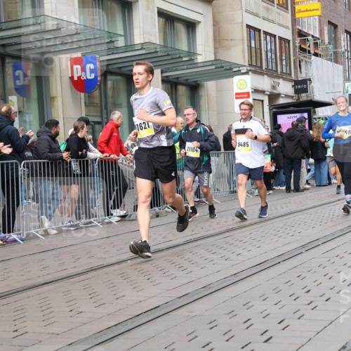 05.10.2025 - 20. swb-Marathon Bremen Strokosch-Dieckow http://msf.ph/oto/9244211 05.10.2025 10:49:49 Ziel 9485, 9579, 9645, 9676, 9689, 9693, 9787, 9803, 10022, 10246, 10356, 10400, 10443, 10543, 10868, 10923, 10946, 11104, 11208, 11288, 11295, 11621, 11642, 9485, 9579, 9645, 9676, 9689, 9693, 9787, 9803, 10022, 10246, 10356, 10400, 10443, 10543, 10868, 10923, 10946, 11104, 11208, 11288, 11295, 11621, 11642 meine-sportfotos.de