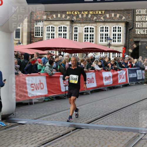 05.10.2025 - 20. swb-Marathon Bremen Yannick Fuchs http://msf.ph/oto/9244222 05.10.2025 11:11:07 Ziel 10415, 11395, 11560 meine-sportfotos.de