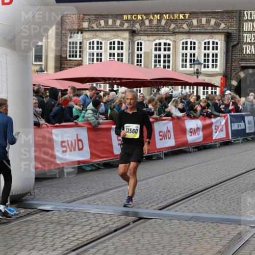 05.10.2025 - 20. swb-Marathon Bremen Yannick Fuchs http://msf.ph/oto/9244236 05.10.2025 11:11:07 Ziel 10415, 11395, 11560 meine-sportfotos.de