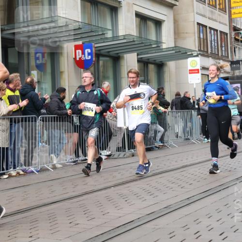 05.10.2025 - 20. swb-Marathon Bremen Strokosch-Dieckow http://msf.ph/oto/9244254 05.10.2025 10:49:50 Ziel 9485, 9579, 9645, 9676, 9689, 9693, 9740, 9787, 9803, 10022, 10246, 10356, 10400, 10443, 10543, 10868, 10923, 10946, 11104, 11208, 11288, 11295, 11621, 9485, 9579, 9645, 9676, 9689, 9693, 9740, 9787, 9803, 10022, 10246, 10356, 10400, 10443, 10543, 10868, 10923, 10946, 11104, 11208, 11288, 11295, 11621 meine-sportfotos.de