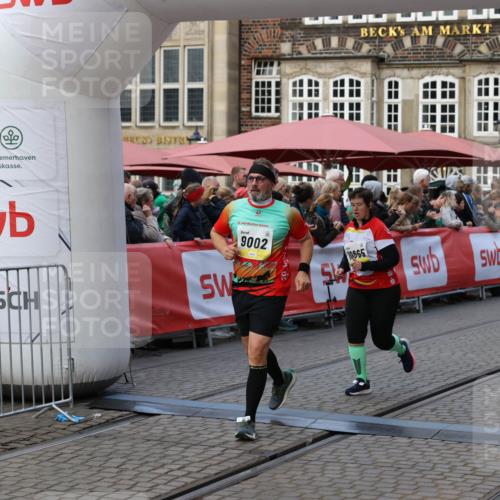 05.10.2025 - 20. swb-Marathon Bremen Yannick Fuchs http://msf.ph/oto/9244261 05.10.2025 11:09:36 Ziel 9002, 9185, 9493, 9649, 9945, 10074, 10214, 10419, 10865, 11037, 11218, 11447, 11614 meine-sportfotos.de