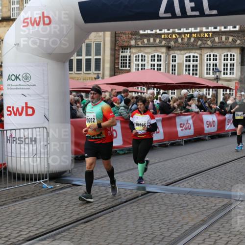 05.10.2025 - 20. swb-Marathon Bremen Yannick Fuchs http://msf.ph/oto/9244270 05.10.2025 11:09:37 Ziel 9002, 9185, 9493, 9649, 9945, 10074, 10214, 10419, 10865, 11037, 11218, 11447, 11614 meine-sportfotos.de