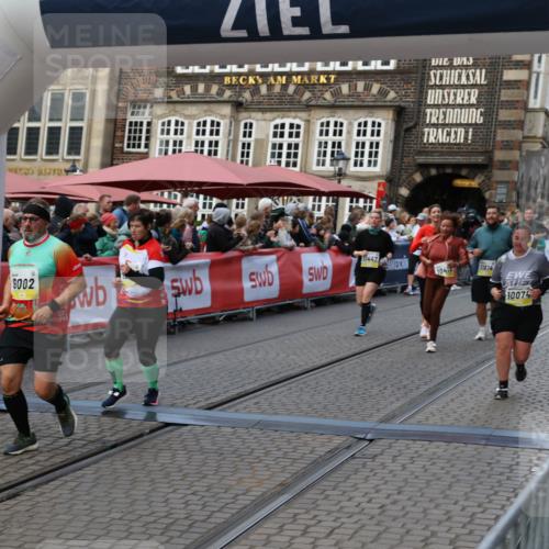 05.10.2025 - 20. swb-Marathon Bremen Yannick Fuchs http://msf.ph/oto/9244302 05.10.2025 11:09:37 Ziel 9002, 9185, 9493, 9649, 9945, 10074, 10214, 10419, 10865, 11037, 11218, 11447, 11614 meine-sportfotos.de