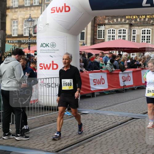 05.10.2025 - 20. swb-Marathon Bremen Yannick Fuchs http://msf.ph/oto/9244305 05.10.2025 11:11:10 Ziel 9664, 10415, 11395, 11560 meine-sportfotos.de
