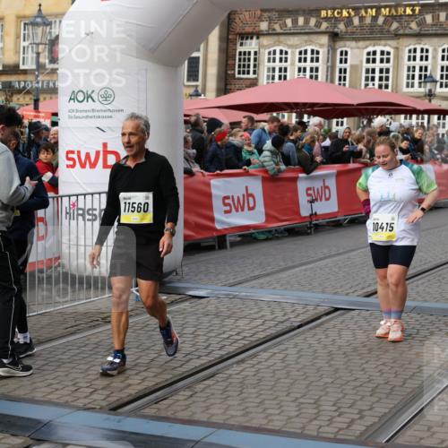 05.10.2025 - 20. swb-Marathon Bremen Yannick Fuchs http://msf.ph/oto/9244323 05.10.2025 11:11:10 Ziel 9664, 10415, 11395, 11560 meine-sportfotos.de