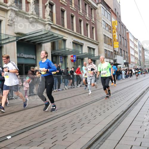 05.10.2025 - 20. swb-Marathon Bremen Strokosch-Dieckow http://msf.ph/oto/9244324 05.10.2025 10:49:52 Ziel 8866, 9485, 9579, 9645, 9676, 9689, 9693, 9740, 9787, 9803, 10022, 10246, 10356, 10400, 10443, 10537, 10543, 10868, 10923, 11022, 11104, 11208, 11288, 11295, 11460, 11621, 8866, 9485, 9579, 9645, 9676, 9689, 9693, 9740, 9787, 9803, 10022, 10246, 10356, 10400, 10443, 10537, 10543, 10868, 10923, 11022, 11104, 11208, 11288, 11295, 11460, 11621 meine-sportfotos.de