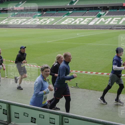 05.10.2025 - 20. swb-Marathon Bremen Michael Burmester http://msf.ph/oto/9244334 05.10.2025 10:36:34 Laufen im Stadion 7123, 7777, 7908, 8585, 9005, 9173, 9174, 9215, 9271, 9272, 9278, 9294, 9327, 9346, 9349, 9370, 9371, 9378, 9389, 9443, 9450, 9454, 9462, 9473, 9568, 9593, 9604, 9608, 9611, 9613, 9635, 9655, 9686, 9692, 9747, 9812, 9827, 9880, 9977, 9991, 10004, 10006, 10026, 10030, 10071, 10093, 10127, 10143, 10182, 10209, 10217, 10219, 10293, 10311, 10324, 10357, 10367, 10391, 10406, 10492, 10558, 10560, 10588, 10656, 10679, 10809, 10901, 7177, 9231, 9330 meine-sportfotos.de