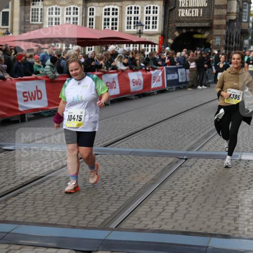 05.10.2025 - 20. swb-Marathon Bremen Yannick Fuchs http://msf.ph/oto/9244339 05.10.2025 11:11:11 Ziel 9664, 9948, 10415, 11257, 11395, 11560 meine-sportfotos.de
