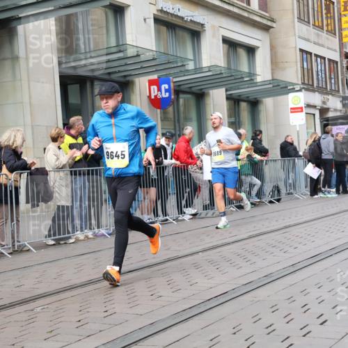 05.10.2025 - 20. swb-Marathon Bremen Strokosch-Dieckow http://msf.ph/oto/9244374 05.10.2025 10:49:54 Ziel 8866, 9485, 9579, 9645, 9676, 9689, 9740, 9787, 10022, 10246, 10356, 10400, 10443, 10537, 10868, 10923, 11022, 11104, 11208, 11254, 11288, 11295, 11298, 11460, 11531, 11621, 11740, 8866, 9485, 9579, 9645, 9676, 9689, 9740, 9787, 10022, 10246, 10356, 10400, 10443, 10537, 10868, 10923, 11022, 11104, 11208, 11254, 11288, 11295, 11298, 11460, 11531, 11621, 11740 meine-sportfotos.de