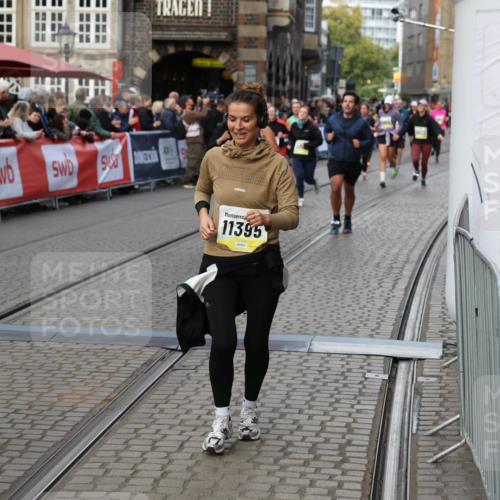 05.10.2025 - 20. swb-Marathon Bremen Yannick Fuchs http://msf.ph/oto/9244385 05.10.2025 11:11:12 Ziel 9664, 9948, 10415, 11257, 11395, 11560 meine-sportfotos.de