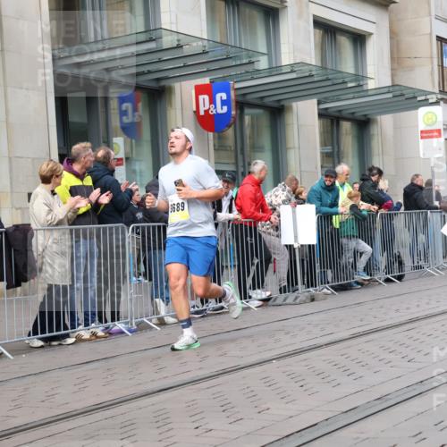 05.10.2025 - 20. swb-Marathon Bremen Strokosch-Dieckow http://msf.ph/oto/9244388 05.10.2025 10:49:55 Ziel 8866, 9485, 9579, 9645, 9689, 9740, 9787, 10022, 10066, 10246, 10356, 10400, 10443, 10537, 10638, 10923, 11022, 11104, 11208, 11239, 11241, 11254, 11288, 11295, 11298, 11460, 11531, 11621, 11740, 8866, 9485, 9579, 9645, 9689, 9740, 9787, 10022, 10066, 10246, 10356, 10400, 10443, 10537, 10638, 10923, 11022, 11104, 11208, 11239, 11241, 11254, 11288, 11295, 11298, 11460, 11531, 11621, 11740 meine-sportfotos.de