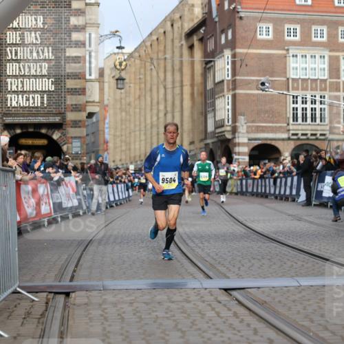 05.10.2025 - 20. swb-Marathon Bremen Yannick Fuchs http://msf.ph/oto/9244398 05.10.2025 10:42:14 Ziel 9504, 9849 meine-sportfotos.de
