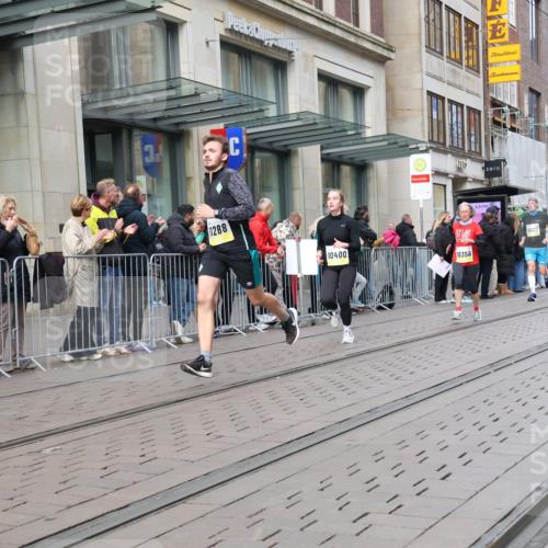 05.10.2025 - 20. swb-Marathon Bremen Strokosch-Dieckow http://msf.ph/oto/9244401 05.10.2025 10:49:57 Ziel 8866, 9485, 9579, 9645, 9689, 9740, 9787, 10022, 10066, 10246, 10356, 10400, 10443, 10537, 10638, 10923, 11022, 11104, 11208, 11239, 11241, 11254, 11288, 11295, 11298, 11344, 11460, 11531, 11621, 11660, 11740, 8866, 9485, 9579, 9645, 9689, 9740, 9787, 10022, 10066, 10246, 10356, 10400, 10443, 10537, 10638, 10923, 11022, 11104, 11208, 11239, 11241, 11254, 11288, 11295, 11298, 11344, 11460, 11531, 11621, 11660, 11740 meine-sportfotos.de