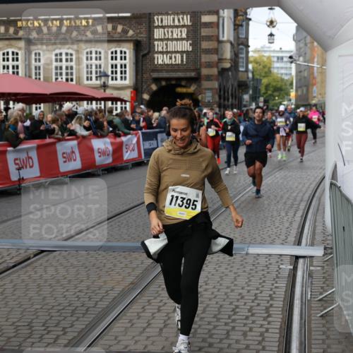 05.10.2025 - 20. swb-Marathon Bremen Yannick Fuchs http://msf.ph/oto/9244412 05.10.2025 11:11:12 Ziel 9664, 9948, 10415, 11257, 11395, 11560 meine-sportfotos.de