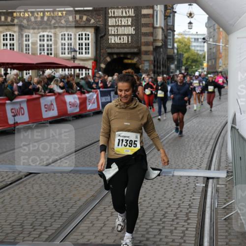 05.10.2025 - 20. swb-Marathon Bremen Yannick Fuchs http://msf.ph/oto/9244423 05.10.2025 11:11:12 Ziel 9664, 9948, 10415, 11257, 11395, 11560 meine-sportfotos.de