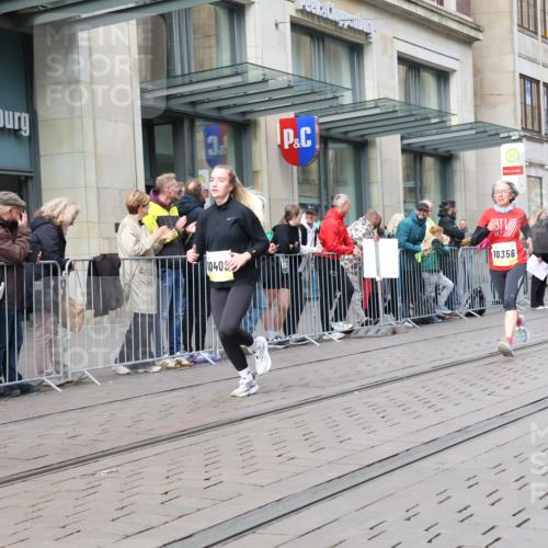 05.10.2025 - 20. swb-Marathon Bremen Strokosch-Dieckow http://msf.ph/oto/9244430 05.10.2025 10:49:58 Ziel 8866, 9485, 9579, 9645, 9689, 9740, 9787, 10022, 10066, 10246, 10356, 10400, 10443, 10537, 10638, 10923, 11022, 11104, 11208, 11239, 11241, 11254, 11288, 11295, 11298, 11344, 11460, 11531, 11660, 11740, 8866, 9485, 9579, 9645, 9689, 9740, 9787, 10022, 10066, 10246, 10356, 10400, 10443, 10537, 10638, 10923, 11022, 11104, 11208, 11239, 11241, 11254, 11288, 11295, 11298, 11344, 11460, 11531, 11660, 11740 meine-sportfotos.de