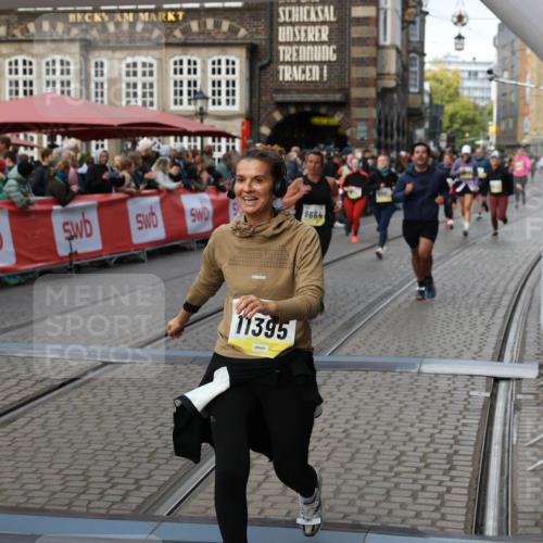 05.10.2025 - 20. swb-Marathon Bremen Yannick Fuchs http://msf.ph/oto/9244431 05.10.2025 11:11:13 Ziel 8865, 9664, 9948, 10415, 11257, 11395, 11560 meine-sportfotos.de