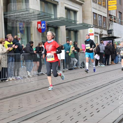 05.10.2025 - 20. swb-Marathon Bremen Strokosch-Dieckow http://msf.ph/oto/9244453 05.10.2025 10:49:59 Ziel 8866, 9337, 9485, 9579, 9645, 9689, 9740, 9787, 10022, 10066, 10199, 10246, 10356, 10400, 10443, 10537, 10638, 10923, 11022, 11104, 11208, 11239, 11241, 11254, 11288, 11295, 11298, 11344, 11460, 11531, 11660, 11740, 8866, 9337, 9485, 9579, 9645, 9689, 9740, 9787, 10022, 10066, 10199, 10246, 10356, 10400, 10443, 10537, 10638, 10923, 11022, 11104, 11208, 11239, 11241, 11254, 11288, 11295, 11298, 11344, 11460, 11531, 11660, 11740 meine-sportfotos.de
