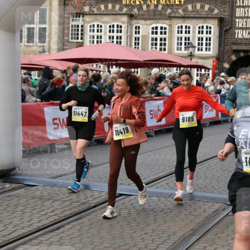 05.10.2025 - 20. swb-Marathon Bremen Yannick Fuchs http://msf.ph/oto/9244473 05.10.2025 11:09:40 Ziel 9002, 9185, 9493, 9649, 9945, 10074, 10417, 10419, 10865, 10943, 11447, 11526, 11614 meine-sportfotos.de