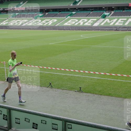 05.10.2025 - 20. swb-Marathon Bremen Michael Burmester http://msf.ph/oto/9244484 05.10.2025 10:36:40 Laufen im Stadion 7123, 7777, 7908, 8585, 9005, 9173, 9174, 9177, 9208, 9215, 9271, 9272, 9278, 9294, 9327, 9346, 9349, 9370, 9371, 9378, 9389, 9443, 9450, 9454, 9473, 9568, 9593, 9604, 9608, 9611, 9613, 9635, 9655, 9673, 9686, 9692, 9747, 9812, 9827, 9880, 9913, 9977, 9991, 10004, 10026, 10030, 10071, 10093, 10182, 10209, 10217, 10219, 10293, 10311, 10324, 10357, 10367, 10391, 10406, 10489, 10492, 10558, 10560, 10588, 10656, 10679, 10762, 10809, 10901, 7177, 9231, 9330 meine-sportfotos.de