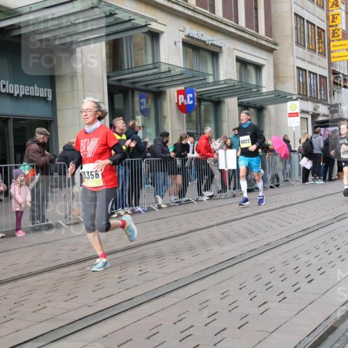 05.10.2025 - 20. swb-Marathon Bremen Strokosch-Dieckow http://msf.ph/oto/9244485 05.10.2025 10:49:59 Ziel 8866, 9337, 9485, 9579, 9645, 9689, 9740, 9787, 10022, 10066, 10199, 10246, 10356, 10400, 10443, 10537, 10638, 10923, 11022, 11104, 11208, 11239, 11241, 11254, 11288, 11295, 11298, 11344, 11460, 11531, 11660, 11740, 8866, 9337, 9485, 9579, 9645, 9689, 9740, 9787, 10022, 10066, 10199, 10246, 10356, 10400, 10443, 10537, 10638, 10923, 11022, 11104, 11208, 11239, 11241, 11254, 11288, 11295, 11298, 11344, 11460, 11531, 11660, 11740 meine-sportfotos.de