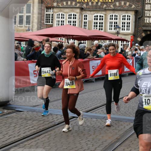 05.10.2025 - 20. swb-Marathon Bremen Yannick Fuchs http://msf.ph/oto/9244487 05.10.2025 11:09:40 Ziel 9002, 9185, 9493, 9649, 9945, 10074, 10417, 10419, 10865, 10943, 11447, 11526, 11614 meine-sportfotos.de