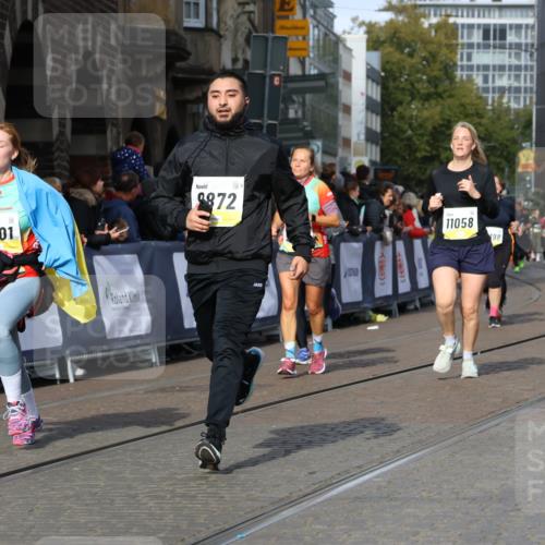 05.10.2025 - 20. swb-Marathon Bremen Strokosch-Dieckow http://msf.ph/oto/9244503 05.10.2025 10:58:03 Ziel 9576, 9582, 9634, 9872, 10127, 10377, 10395, 10398, 10459, 10620, 10793, 11058, 11601, 11608 meine-sportfotos.de