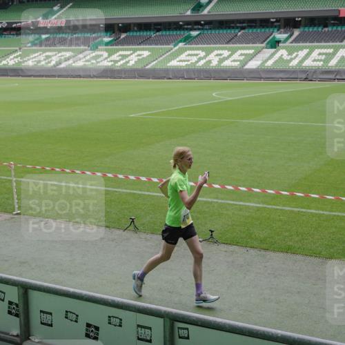 05.10.2025 - 20. swb-Marathon Bremen Michael Burmester http://msf.ph/oto/9244505 05.10.2025 10:36:40 Laufen im Stadion 7123, 7777, 7908, 8585, 9005, 9173, 9174, 9177, 9208, 9215, 9271, 9272, 9278, 9294, 9327, 9346, 9349, 9370, 9371, 9378, 9389, 9443, 9450, 9454, 9473, 9568, 9593, 9604, 9608, 9611, 9613, 9635, 9655, 9673, 9686, 9692, 9747, 9812, 9827, 9880, 9913, 9977, 9991, 10004, 10026, 10030, 10071, 10093, 10182, 10209, 10217, 10219, 10293, 10311, 10324, 10357, 10367, 10391, 10406, 10489, 10492, 10558, 10560, 10588, 10656, 10679, 10762, 10809, 10901, 7177, 9231, 9330 meine-sportfotos.de