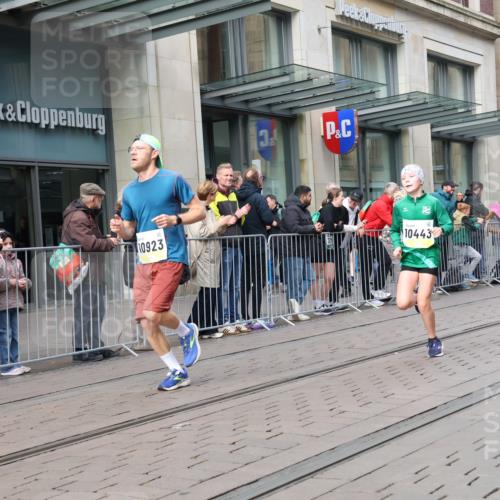 05.10.2025 - 20. swb-Marathon Bremen Strokosch-Dieckow http://msf.ph/oto/9244610 05.10.2025 10:50:04 Ziel 8866, 9267, 9299, 9337, 9579, 9689, 9740, 9986, 10022, 10066, 10199, 10251, 10356, 10400, 10443, 10537, 10638, 10923, 11022, 11239, 11241, 11254, 11298, 11344, 11460, 11466, 11531, 11660, 11740, 8866, 9267, 9299, 9337, 9579, 9689, 9740, 9986, 10022, 10066, 10199, 10251, 10356, 10400, 10443, 10537, 10638, 10923, 11022, 11239, 11241, 11254, 11298, 11344, 11460, 11466, 11531, 11660, 11740 meine-sportfotos.de