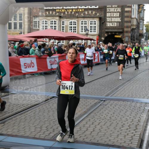 05.10.2025 - 20. swb-Marathon Bremen Yannick Fuchs http://msf.ph/oto/9244615 05.10.2025 11:09:44 Ziel 9185, 10074, 10245, 10417, 10419, 10865, 10943, 11407, 11447, 11526, 11614, 11664 meine-sportfotos.de