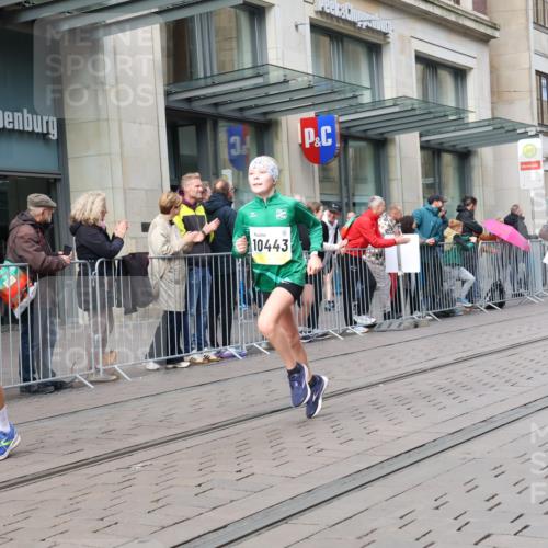 05.10.2025 - 20. swb-Marathon Bremen Strokosch-Dieckow http://msf.ph/oto/9244623 05.10.2025 10:50:04 Ziel 8866, 9267, 9299, 9337, 9579, 9689, 9740, 9986, 10022, 10066, 10199, 10251, 10356, 10400, 10443, 10537, 10638, 10923, 11022, 11239, 11241, 11254, 11298, 11344, 11460, 11466, 11531, 11660, 11740, 8866, 9267, 9299, 9337, 9579, 9689, 9740, 9986, 10022, 10066, 10199, 10251, 10356, 10400, 10443, 10537, 10638, 10923, 11022, 11239, 11241, 11254, 11298, 11344, 11460, 11466, 11531, 11660, 11740 meine-sportfotos.de
