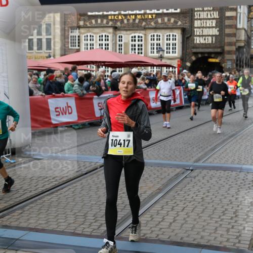05.10.2025 - 20. swb-Marathon Bremen Yannick Fuchs http://msf.ph/oto/9244631 05.10.2025 11:09:45 Ziel 9185, 9731, 9732, 10245, 10417, 10419, 10943, 11407, 11447, 11526, 11614, 11664 meine-sportfotos.de