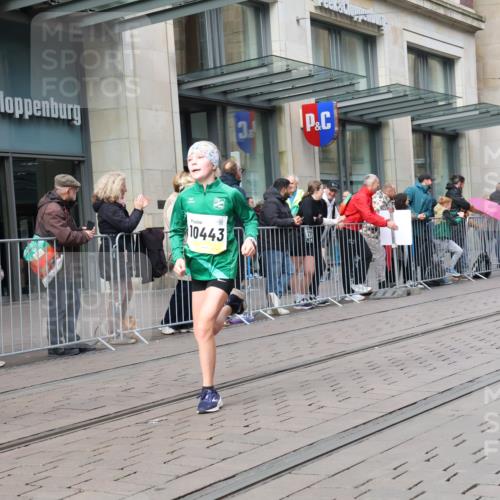 05.10.2025 - 20. swb-Marathon Bremen Strokosch-Dieckow http://msf.ph/oto/9244636 05.10.2025 10:50:05 Ziel 8866, 9267, 9299, 9337, 9579, 9689, 9740, 9986, 10022, 10066, 10199, 10251, 10356, 10400, 10443, 10537, 10638, 10923, 11022, 11239, 11241, 11254, 11298, 11344, 11460, 11466, 11531, 11660, 11740, 8866, 9267, 9299, 9337, 9579, 9689, 9740, 9986, 10022, 10066, 10199, 10251, 10356, 10400, 10443, 10537, 10638, 10923, 11022, 11239, 11241, 11254, 11298, 11344, 11460, 11466, 11531, 11660, 11740 meine-sportfotos.de