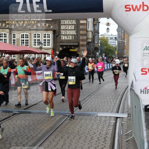 05.10.2025 - 20. swb-Marathon Bremen Yannick Fuchs http://msf.ph/oto/9244638 05.10.2025 11:11:18 Ziel 8865, 9245, 9264, 9273, 9664, 9822, 9823, 9836, 9837, 9948, 10614, 11257, 11580 meine-sportfotos.de