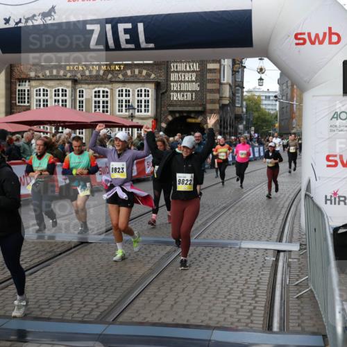 05.10.2025 - 20. swb-Marathon Bremen Yannick Fuchs http://msf.ph/oto/9244650 05.10.2025 11:11:18 Ziel 8865, 9245, 9264, 9273, 9664, 9822, 9823, 9836, 9837, 9948, 10614, 11257, 11580 meine-sportfotos.de