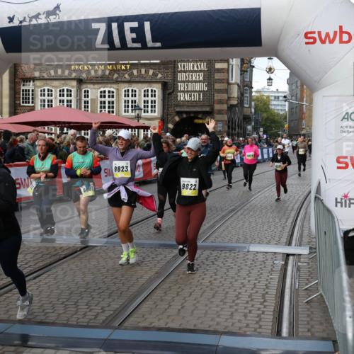 05.10.2025 - 20. swb-Marathon Bremen Yannick Fuchs http://msf.ph/oto/9244657 05.10.2025 11:11:19 Ziel 8865, 9245, 9264, 9273, 9664, 9822, 9823, 9836, 9837, 9948, 10614, 11158, 11257, 11580 meine-sportfotos.de