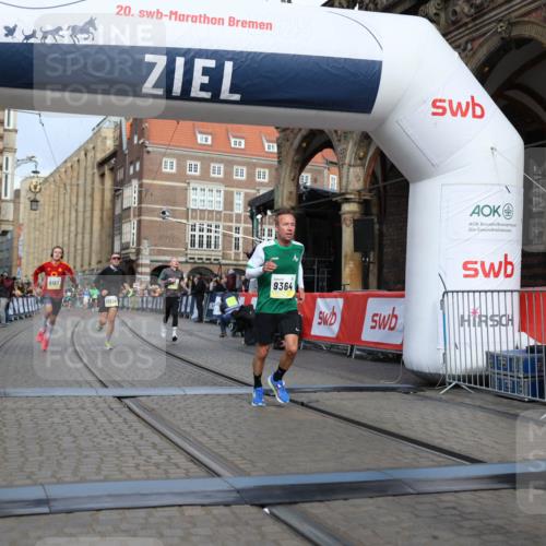 05.10.2025 - 20. swb-Marathon Bremen Yannick Fuchs http://msf.ph/oto/9244662 05.10.2025 10:42:18 Ziel 8187, 9364, 9504, 10838, 11422 meine-sportfotos.de