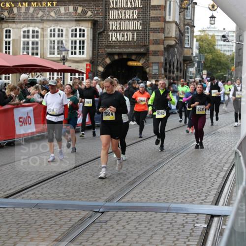 05.10.2025 - 20. swb-Marathon Bremen Yannick Fuchs http://msf.ph/oto/9244664 05.10.2025 11:09:45 Ziel 9185, 9731, 9732, 10245, 10417, 10419, 10943, 11407, 11447, 11526, 11614, 11664 meine-sportfotos.de
