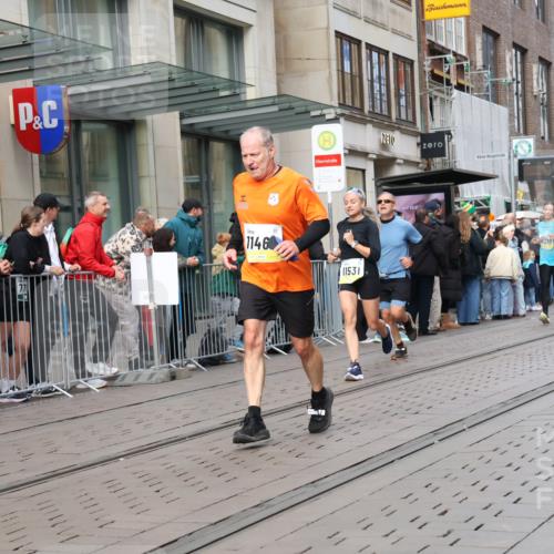 05.10.2025 - 20. swb-Marathon Bremen Strokosch-Dieckow http://msf.ph/oto/9244672 05.10.2025 10:50:07 Ziel 8866, 9267, 9299, 9337, 9578, 9740, 9986, 10022, 10066, 10199, 10251, 10400, 10443, 10537, 10638, 10923, 11022, 11062, 11239, 11241, 11254, 11298, 11344, 11460, 11466, 11531, 11660, 11740, 8866, 9267, 9299, 9337, 9578, 9740, 9986, 10022, 10066, 10199, 10251, 10400, 10443, 10537, 10638, 10923, 11022, 11062, 11239, 11241, 11254, 11298, 11344, 11460, 11466, 11531, 11660, 11740 meine-sportfotos.de