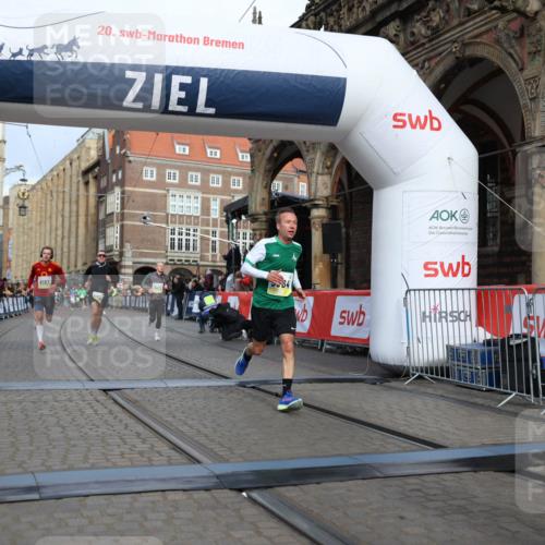 05.10.2025 - 20. swb-Marathon Bremen Yannick Fuchs http://msf.ph/oto/9244690 05.10.2025 10:42:19 Ziel 8187, 9364, 9504, 10838, 11217, 11422 meine-sportfotos.de