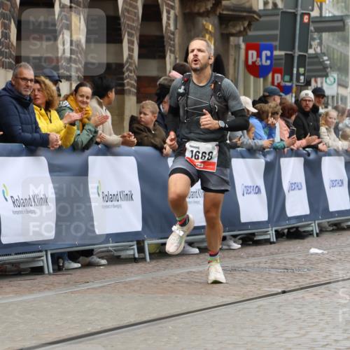 05.10.2025 - 20. swb-Marathon Bremen Strokosch-Dieckow http://msf.ph/oto/9244712 05.10.2025 12:46:09 Ziel 758, 1303, 1668 meine-sportfotos.de