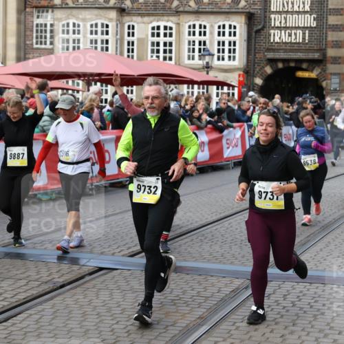05.10.2025 - 20. swb-Marathon Bremen Yannick Fuchs http://msf.ph/oto/9244723 05.10.2025 11:09:49 Ziel 9001, 9538, 9731, 9732, 9887, 10245, 10316, 10412, 10417, 10672, 10881, 10886, 10943, 11407, 11654, 11655, 11664 meine-sportfotos.de