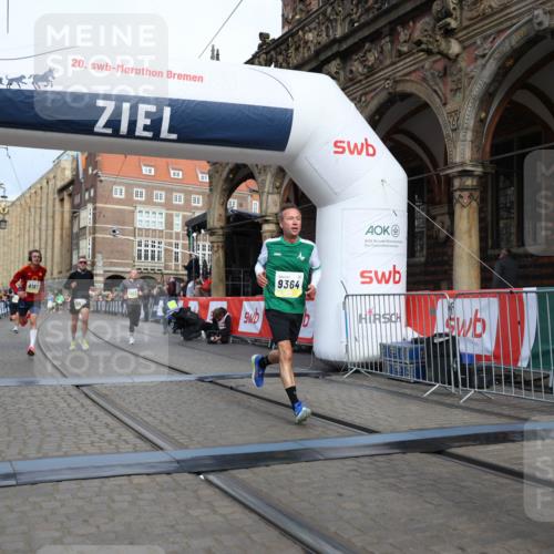 05.10.2025 - 20. swb-Marathon Bremen Yannick Fuchs http://msf.ph/oto/9244726 05.10.2025 10:42:19 Ziel 8187, 9364, 9504, 10838, 11217, 11422 meine-sportfotos.de