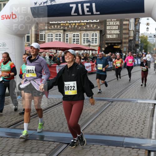 05.10.2025 - 20. swb-Marathon Bremen Yannick Fuchs http://msf.ph/oto/9244730 05.10.2025 11:11:20 Ziel 8865, 9245, 9264, 9273, 9664, 9822, 9823, 9836, 9837, 9948, 10183, 10614, 11158, 11257, 11578, 11580 meine-sportfotos.de