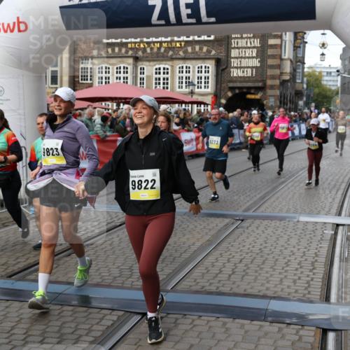 05.10.2025 - 20. swb-Marathon Bremen Yannick Fuchs http://msf.ph/oto/9244737 05.10.2025 11:11:20 Ziel 8865, 9245, 9264, 9273, 9664, 9822, 9823, 9836, 9837, 9948, 10183, 10614, 11158, 11257, 11578, 11580 meine-sportfotos.de