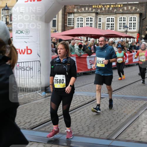 05.10.2025 - 20. swb-Marathon Bremen Yannick Fuchs http://msf.ph/oto/9244744 05.10.2025 11:11:21 Ziel 8865, 9245, 9264, 9273, 9479, 9822, 9823, 9836, 9837, 9948, 10183, 10614, 11158, 11257, 11568, 11578, 11580 meine-sportfotos.de