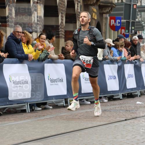 05.10.2025 - 20. swb-Marathon Bremen Strokosch-Dieckow http://msf.ph/oto/9244750 05.10.2025 12:46:09 Ziel 758, 1303, 1668 meine-sportfotos.de