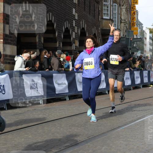 05.10.2025 - 20. swb-Marathon Bremen Strokosch-Dieckow http://msf.ph/oto/9244754 05.10.2025 10:58:11 Ziel 7077, 9330, 9634, 9952, 10368, 10377, 10398, 10620, 10786, 11049, 11562, 11608 meine-sportfotos.de