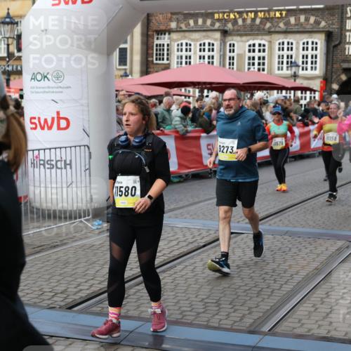 05.10.2025 - 20. swb-Marathon Bremen Yannick Fuchs http://msf.ph/oto/9244759 05.10.2025 11:11:21 Ziel 8865, 9245, 9264, 9273, 9479, 9822, 9823, 9836, 9837, 9948, 10183, 10614, 11158, 11257, 11568, 11578, 11580 meine-sportfotos.de